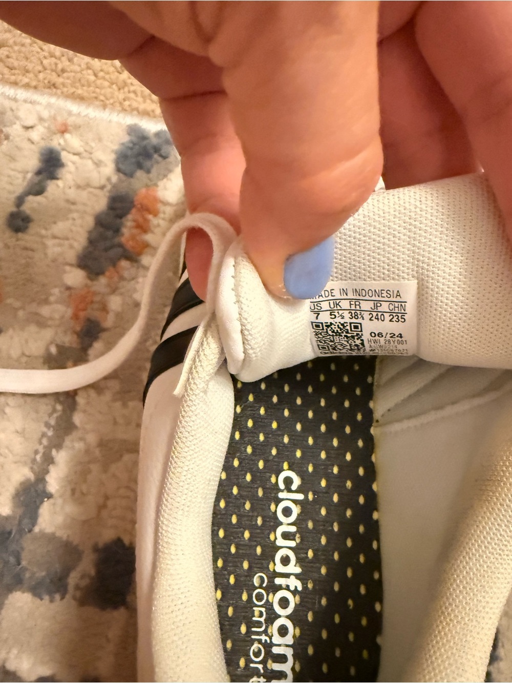 Adidas White Sneakers with Black Stripes Low-Top - Picture 6 of 6